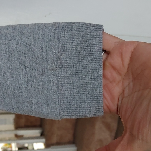 Women's Large Cropped sweater top - Picture 4 of 6